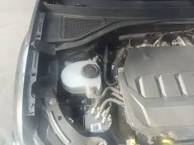 Peça sobressalente para automóvel em segunda mão depósito de expansão por volkswagen t-roc (a11, d11) 2.0 tdi referências oem iam 5q0121407aa Peça sobressalente para automóvel em segunda mão depósito de expansão por volkswagen t-roc (a11, d11) 2.0 tdi referências oem iam 5q0121407aa