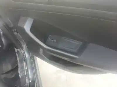 Peça sobressalente para automóvel em segunda mão botão / interruptor elevador vidro traseiro direito por volkswagen t-roc (a11, d11) 2.0 tdi referências oem iam 5g0959855l Peça sobressalente para automóvel em segunda mão botão / interruptor elevador vidro traseiro direito por volkswagen t-roc (a11, d11) 2.0 tdi referências oem iam 5g0959855l