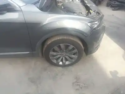 Peça sobressalente para automóvel em segunda mão manga de eixo dianteira direita por volkswagen t-roc (a11, d11) 2.0 tdi referências oem iam 5q0407254c Peça sobressalente para automóvel em segunda mão manga de eixo dianteira direita por volkswagen t-roc (a11, d11) 2.0 tdi referências oem iam 5q0407254c