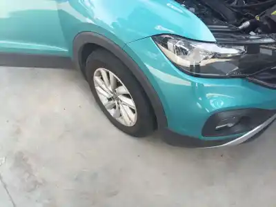 Peça sobressalente para automóvel em segunda mão manga de eixo dianteira direita por volkswagen t-cross (c11) 1.0 tsi referências oem iam 2q0407256ad