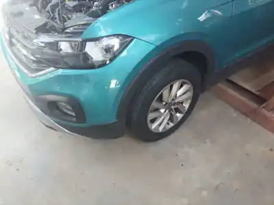 Peça sobressalente para automóvel em segunda mão manga de eixo dianteira esquerda por volkswagen t-cross (c11) 1.0 tsi referências oem iam 2q0407255ad