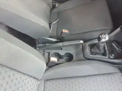 Peça sobressalente para automóvel em segunda mão alavanca de travão de mão por volkswagen t-cross (c11) 1.0 tsi referências oem iam 2q0711303d