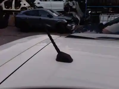 Автозапчастина б/у антена для ssangyong xlv suv e-xgi 160 посилання на oem iam 8940032000