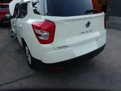 Автозапчастина б/у задній бампер для ssangyong xlv suv e-xgi 160 посилання на oem iam 7881135601