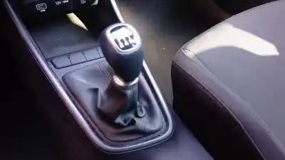 Second-hand car spare part gear lever knob for hyundai bayon 1.2 mpi 79 cv maxx (2024) oem iam references 43711q0200nnb