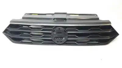 Автозапчастина б/у передня решіта для VOLKSWAGEN T-ROC (A11, D11) 2.0 TDI Посилання на OEM IAM 2GA853651R  