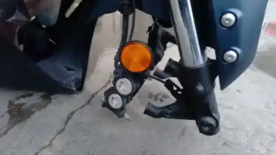 Peça sobressalente para automóvel em segunda mão pinça de travão dianteira direita por yamaha yzf-r yzf- r7 referências oem iam 1rc2580u0000