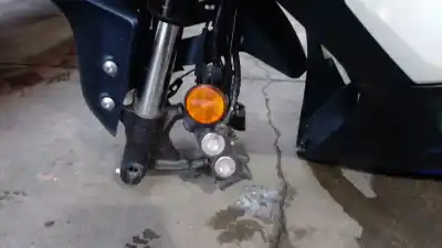 Peça sobressalente para automóvel em segunda mão pinça de travão dianteira esquerda por yamaha yzf-r yzf- r7 referências oem iam 1rc2580t0000
