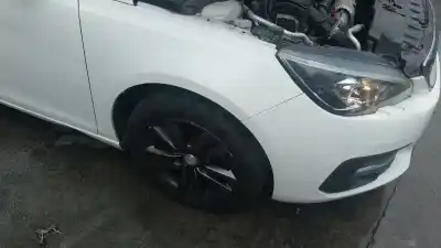 Peça sobressalente para automóvel em segunda mão manga de eixo dianteira direita por peugeot 308 ii (lb_, lp_, lw_, lh_, l3_) 1.6 hdi 100 referências oem iam 1647857080