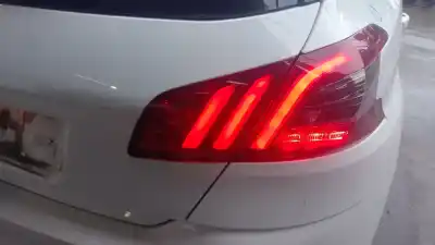Peça sobressalente para automóvel em segunda mão farolim interior traseiro direito por peugeot 308 ii (lb_, lp_, lw_, lh_, l3_) 1.6 hdi 100 referências oem iam 9677818280