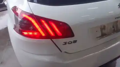 Peça sobressalente para automóvel em segunda mão farolim interior traseiro esquerdo por peugeot 308 ii (lb_, lp_, lw_, lh_, l3_) 1.6 hdi 100 referências oem iam 9677818380