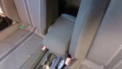 Tweedehands auto-onderdeel midden armsteun voor volkswagen t-roc (a11, d11) 1.0 tsi oem iam-referenties 2ga864207dkb