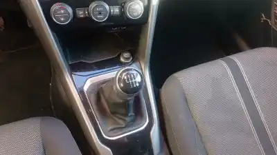 Tweedehands auto-onderdeel versnellingspook voor volkswagen t-roc (a11, d11) 1.0 tsi oem iam-referenties 3q0711049ae