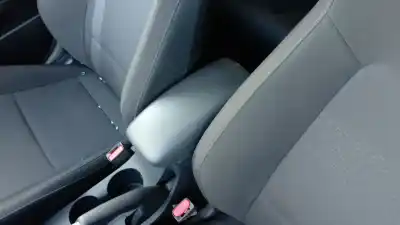 Tweedehands auto-onderdeel midden armsteun voor hyundai i20 iii (bc3, bi3) 1.0 t-gdi oem iam-referenties 84660t7600nnb