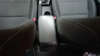 Peça sobressalente para automóvel em segunda mão APOIO DE BRAÇO CONSOLA CENTRAL por KIA RIO IV (YB, SC, FB) 1.25 Referências OEM IAM 84660H8000WK  