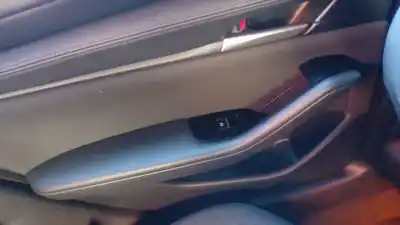 Second-hand car spare part rear left power window switch for mazda 3 sedán 2.5 e-skyactiv-g oem iam references bdgf66370