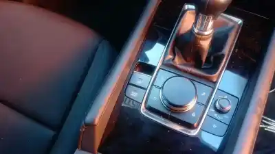 Second-hand car spare part handbrake lever for mazda 3 sedán 2.5 e-skyactiv-g oem iam references bhn144010