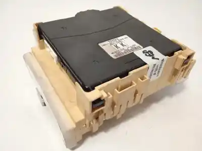 İkinci el araba yedek parçası RÖLE/SIGORTA KUTUSU için TOYOTA AURIS TOURING SPORTS (E18)  OEM IAM referansları 8273012X80A 63583367 