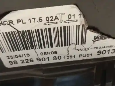 Second-hand car spare part right headlight for peugeot 208 (p2) 1.2 puretech oem iam references 9822690180  