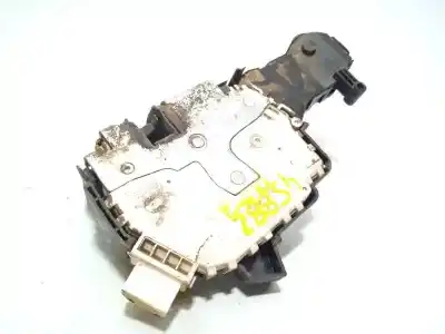 Pièce détachée automobile d'occasion serrure de porte avant gauche pour land rover discovery (lt) 2.5 turbodiesel références oem iam fqj102910  