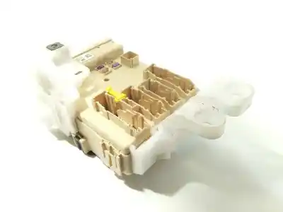 Peça sobressalente para automóvel em segunda mão caixa de fusíveis e relés por toyota auris hybrid active referências oem iam 63583366