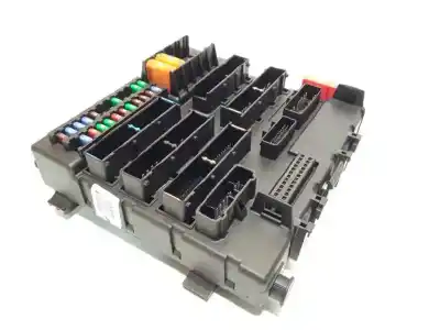Second-hand car spare part fuse box unit for cadillac bls 1.9 d pdf 150 cv / 110 kw oem iam references 12766739
