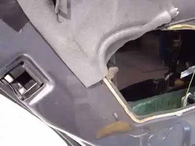 Recambio de automóvil de segunda mano de puerta trasera izquierda para volvo s60 berlina 2.4 d referencias oem iam 30796488  