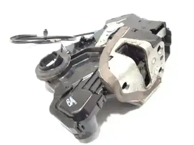 Second-hand car spare part left front door lock for toyota auris active oem iam references 6904002210