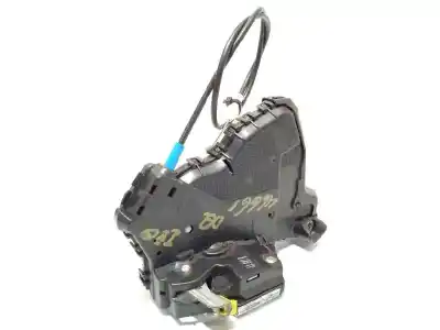 Second-hand car spare part left front door lock for toyota auris active oem iam references 6904002210  
