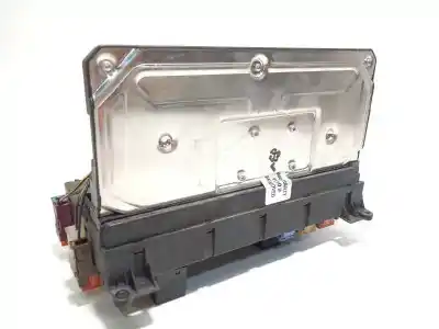 Pièce détachée automobile d'occasion boîtes à fusibles pour mercedes-benz vito (w639) basic, combi 115 cdi compacto (639.601) références oem iam a6399005400 a6395450401 