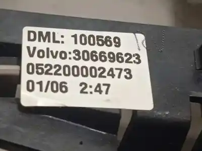 Автозапчастина б/у внутрішне світло для volvo xc90 2.4 diesel cat посилання на oem iam 30669623  