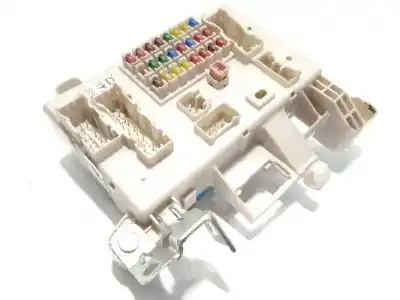 Second-hand car spare part FUSE BOX UNIT for TOYOTA LAND CRUISER (J12)  OEM IAM references 8274135110  