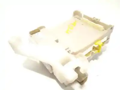 Pièce détachée automobile d'occasion BOÎTES À FUSIBLES pour TOYOTA PRIUS (NHW30)  Références OEM IAM 8273047451  