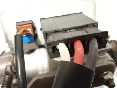 Pezzo di ricambio per auto di seconda mano piantone dello sterzo per hyundai ix35 (el/lm) (2010->) 2.0 classic 2wd [2.0 ltr. - 100 kw crdi cat] riferimenti oem iam 563002s350 563452s500 563102s800
