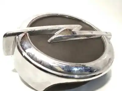 Pièce détachée automobile d'occasion poignée extérieure de coffre / hayon pour opel corsa e selective références oem iam 39007842 13401592 