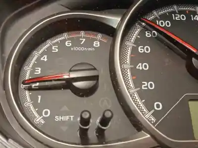 Peça sobressalente para automóvel em segunda mão quadrante por toyota yaris active referências oem iam 838000u270 1575607574 