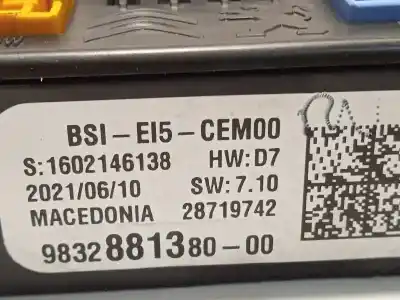 Pezzo di ricambio per auto di seconda mano scatola relè/fusibili per peugeot 3008 hybrid allure riferimenti oem iam 9832881380  