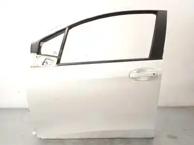 Pièce détachée automobile d'occasion porte avant gauche pour toyota yaris (_p13_) 1.5 hybrid (nhp130_) références oem iam 670020d230  