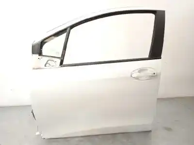 Pièce détachée automobile d'occasion porte avant gauche pour toyota yaris (_p13_) 1.5 hybrid (nhp130_) références oem iam 670020d230  