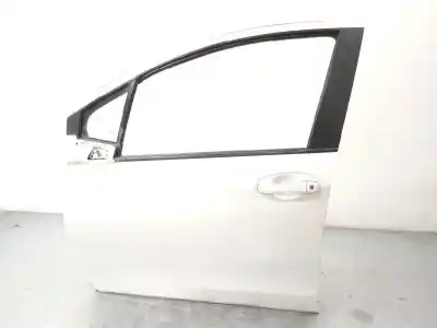 Pièce détachée automobile d'occasion porte avant gauche pour toyota yaris (_p13_) 1.5 hybrid (nhp130_) références oem iam 670020d230  