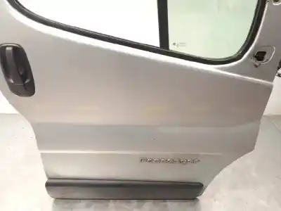 Recambio de automóvil de segunda mano de puerta delantera derecha para renault trafic combi (ab 4.01) 9 - plazas (l1h1) acristalado. combi corto referencias oem iam 7751472215  