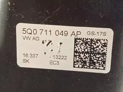 Pezzo di ricambio per auto di seconda mano leva del cambio per audi a3 (8vk) basic riferimenti oem iam 5q0711049ap  