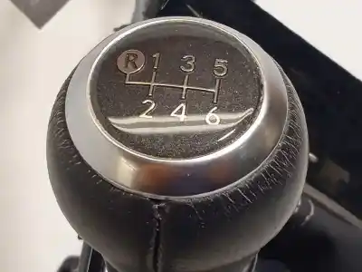 Second-hand car spare part gear lever for toyota auris (_e18_) 1.2 (nre185_) oem iam references 3353005110 3382005320 