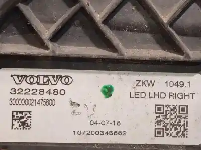 Tweedehands auto-onderdeel rechts koplamp voor volvo v40 2.0 cat oem iam-referenties 32228480 31467073 