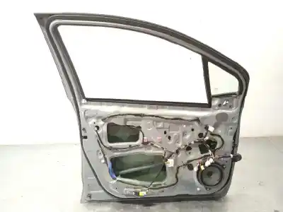 Pièce détachée automobile d'occasion porte avant gauche pour toyota yaris hybrid active références oem iam 670010d510  