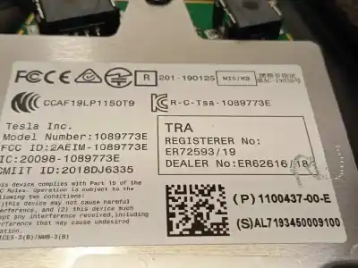 Автозапчасти б/у украшение задних фонаров за tesla model 3  ссылки oem iam 110925300h 110044100e 