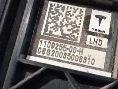 Автозапчастина б/у окрашувальник задніх ліхтарів для tesla model 3  посилання на oem iam 110925500h 110044100e 