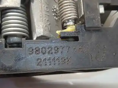 Recambio de automóvil de segunda mano de maneta exterior lateral corredera derecha para citroen berlingo shine m referencias oem iam 9802977380  