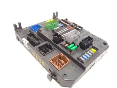 Peça sobressalente para automóvel em segunda mão CAIXA DE FUSÍVEIS E RELÉS por PEUGEOT 508 SW  Referências OEM IAM 9806687980 A2C38848700 
