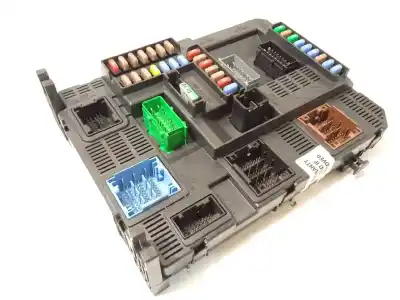 Pièce détachée automobile d'occasion BOÎTES À FUSIBLES pour PEUGEOT 308 II (LB_, LP_, LW_, LH_, L3_)  Références OEM IAM 9807054180  